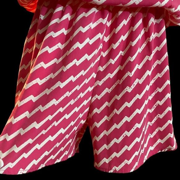 My Beloved Pink Chevron Romper/ SZ: M / EUC - Picture 5 of 7